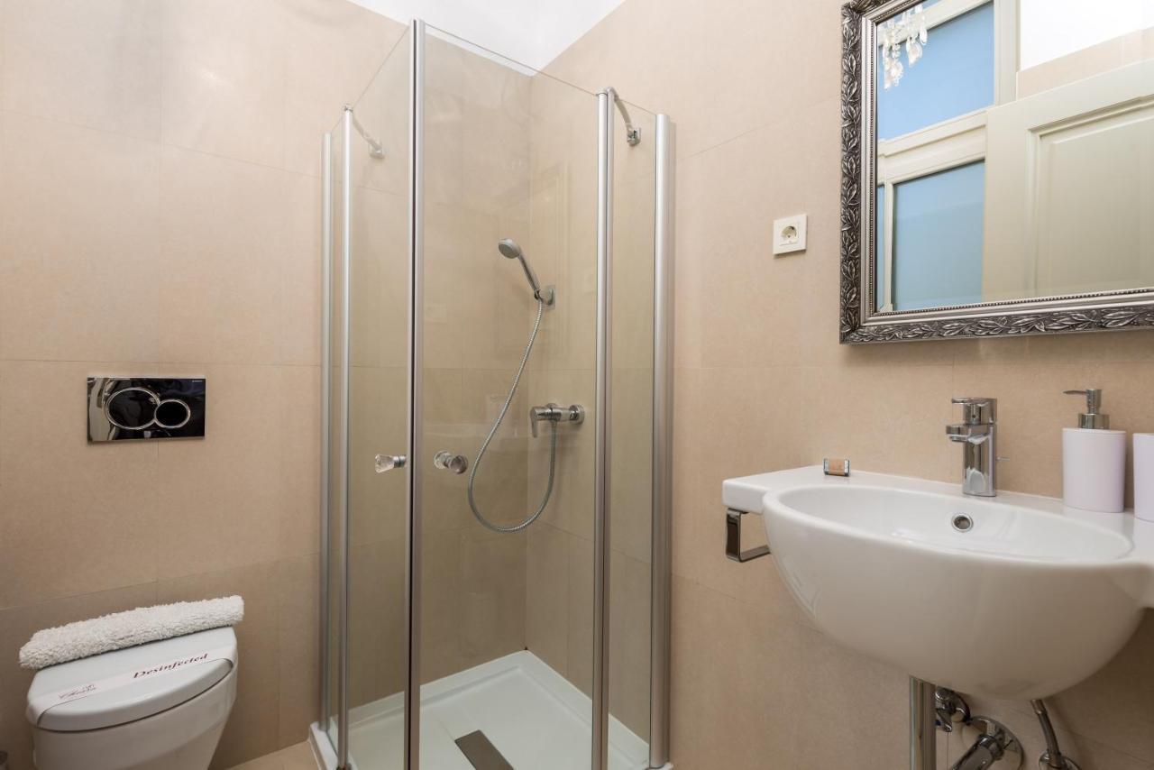Villa Sokol Apartments Opatija Center Kültér fotó
